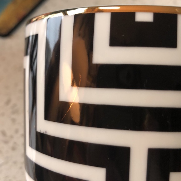 NWT H&M home black and white geometric tea/coffee cups with gold rim & handle. - Picture 4 of 6